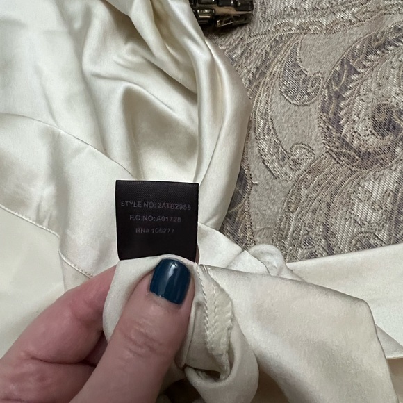 Hale Bob M Silk & beaded off white holidays blouse. Worn 1 time, Good condition - Picture 3 of 7